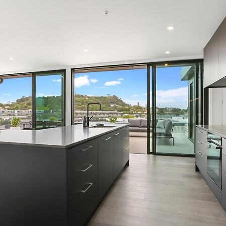 Appartamento Enfield Sky - Brand New Luxury Penthouse Auckland Esterno foto
