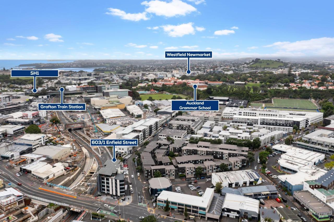 Appartamento Enfield Sky - Brand New Luxury Penthouse Auckland Esterno foto