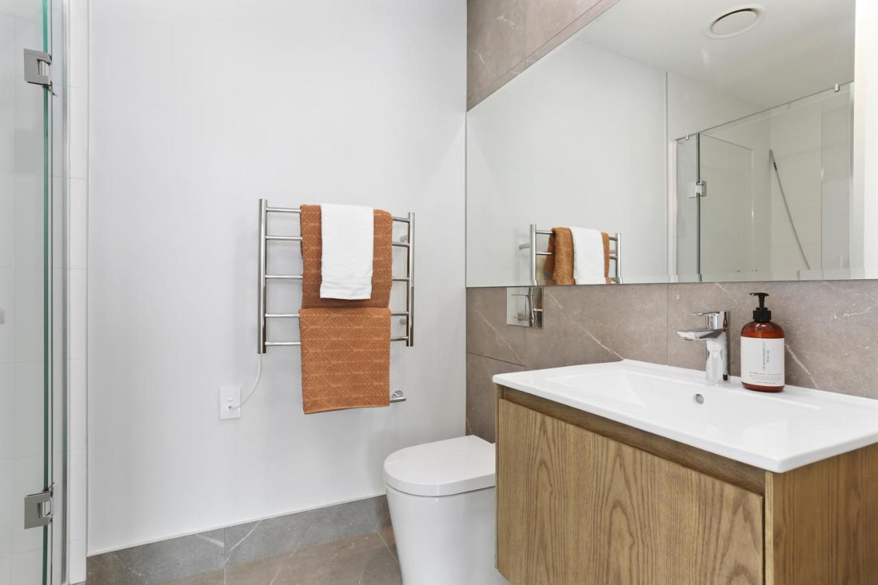 Appartamento Enfield Sky - Brand New Luxury Penthouse Auckland Esterno foto